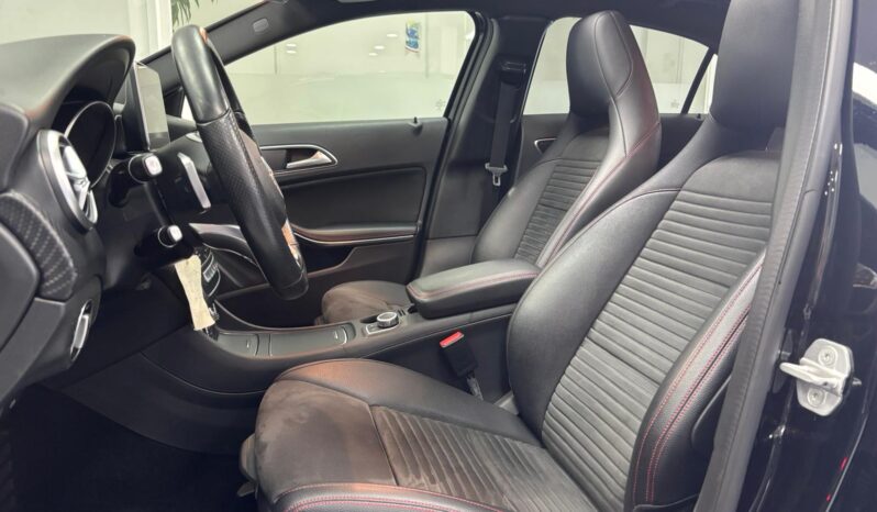 
								MERCEDES-BENZ Clase A A 220 d AMG Line full									