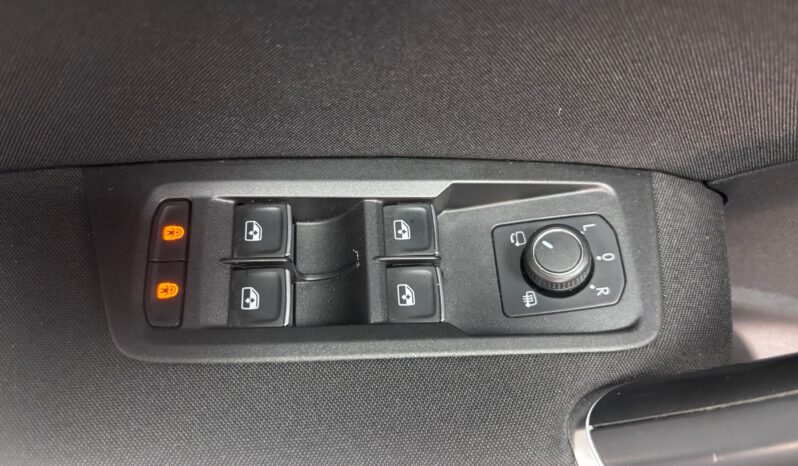 
								VOLKSWAGEN Touran Sport 2.0 TDI 110kW150CV BMT 7 PLAZAS full									