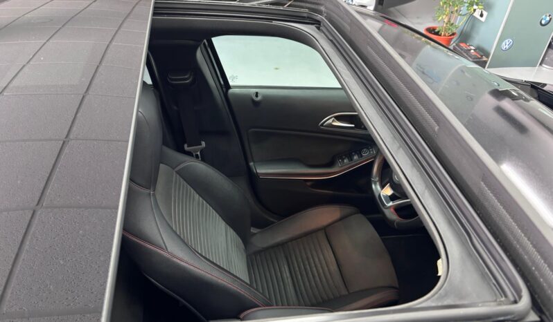 
								MERCEDES-BENZ Clase A A 220 d AMG Line full									