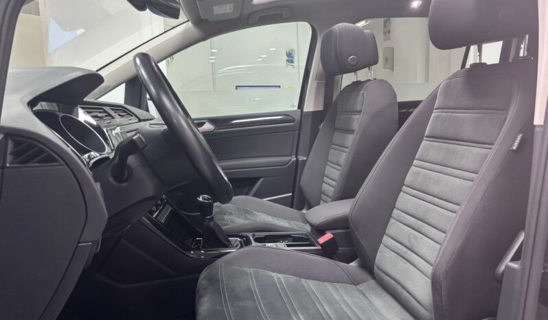 
								VOLKSWAGEN Touran Sport 2.0 TDI 110kW150CV BMT 7 PLAZAS full									