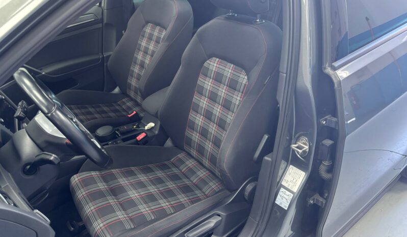 
								VOLKSWAGEN Golf GTI Performance 2.0 TSI full									