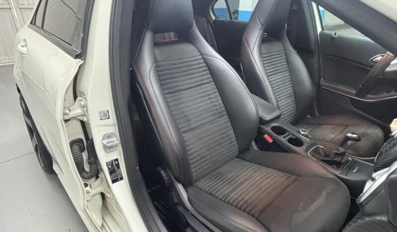 
								MERCEDES-BENZ Clase A A 200 CDI AMG Line TECHO SOLAR full									