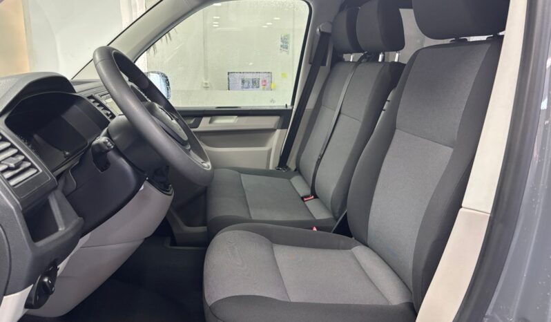 
								VOLKSWAGEN Transporter Kombi Corto TM 2.0 TDI BMT full									