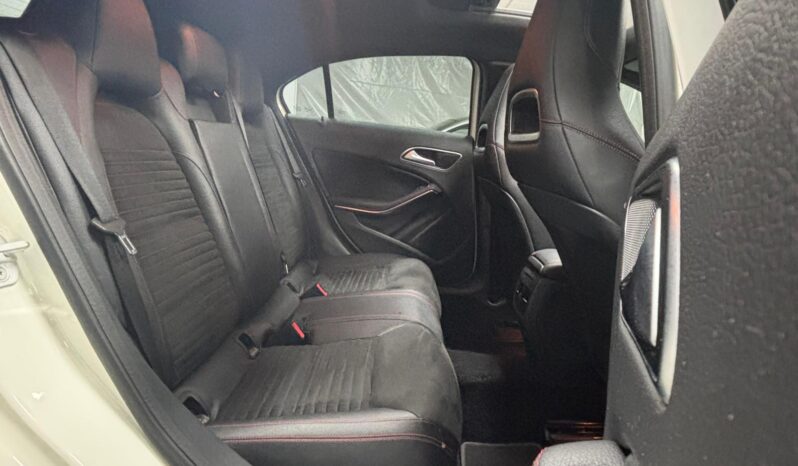 
								MERCEDES-BENZ Clase A A 200 CDI AMG Line TECHO SOLAR full									