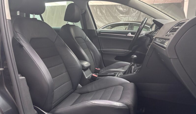 
								VOLKSWAGEN Golf Sport 2.0 TDI BMT full									