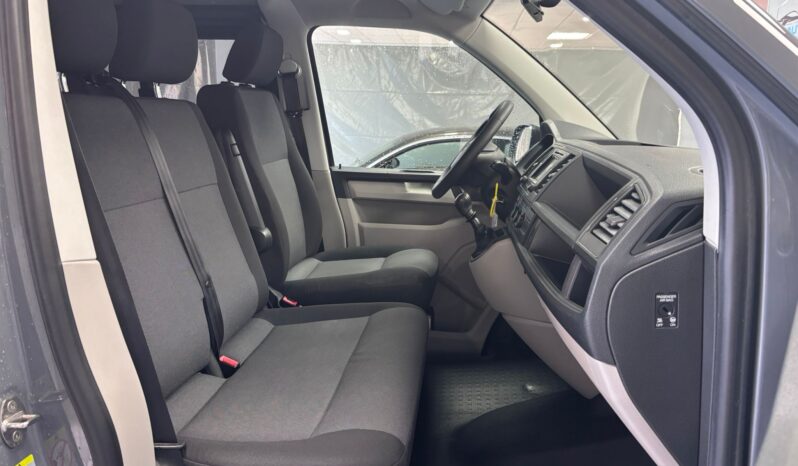 
								VOLKSWAGEN Transporter Kombi Corto TM 2.0 TDI BMT full									