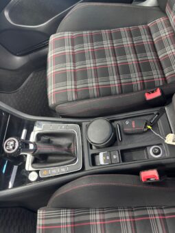 
										VOLKSWAGEN Golf GTI Performance 2.0 TSI full									