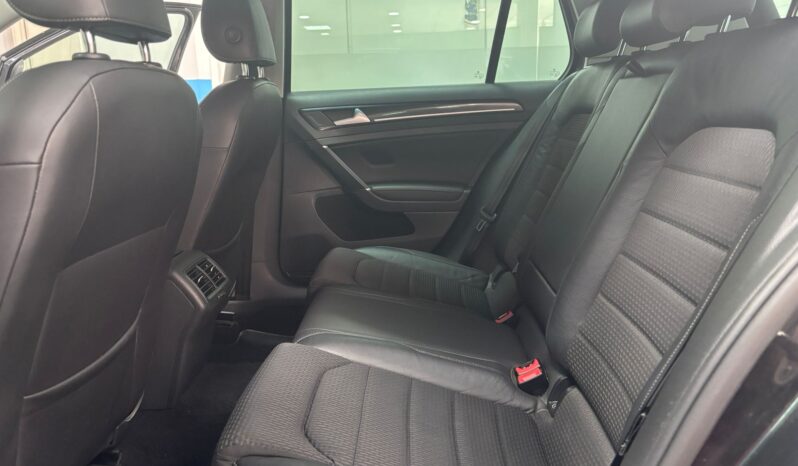 
								VOLKSWAGEN Golf Sport 2.0 TDI BMT full									