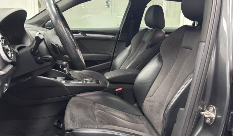 
								AUDI A3 35 TFSI 110kW 150CV S tronic Sportback S-Line Black edition full									