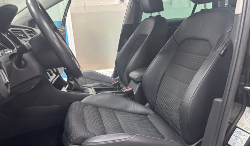 
								VOLKSWAGEN Golf Sport 2.0 TDI BMT full									