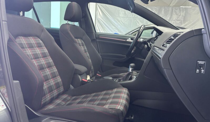 
								VOLKSWAGEN Golf GTI Performance 2.0 TSI full									