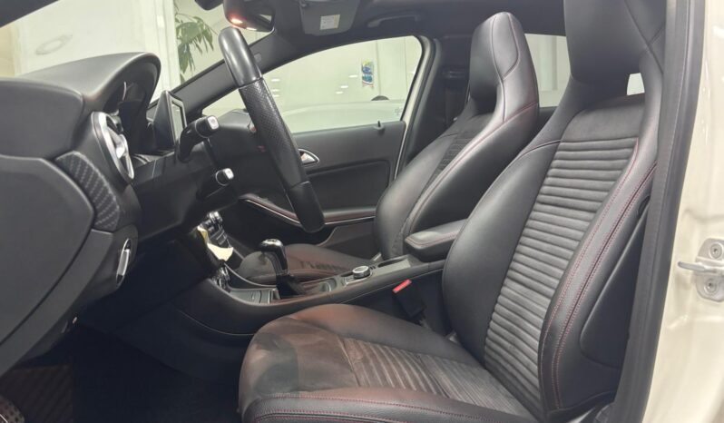 
								MERCEDES-BENZ Clase A A 200 CDI AMG Line TECHO SOLAR full									