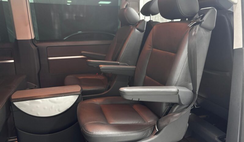 
								Multivan 2.0 TDI 180 DSG 4m Highline Edition BMT full									