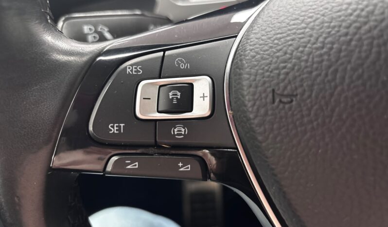 
								Touran Sport 2.0 TDI full									