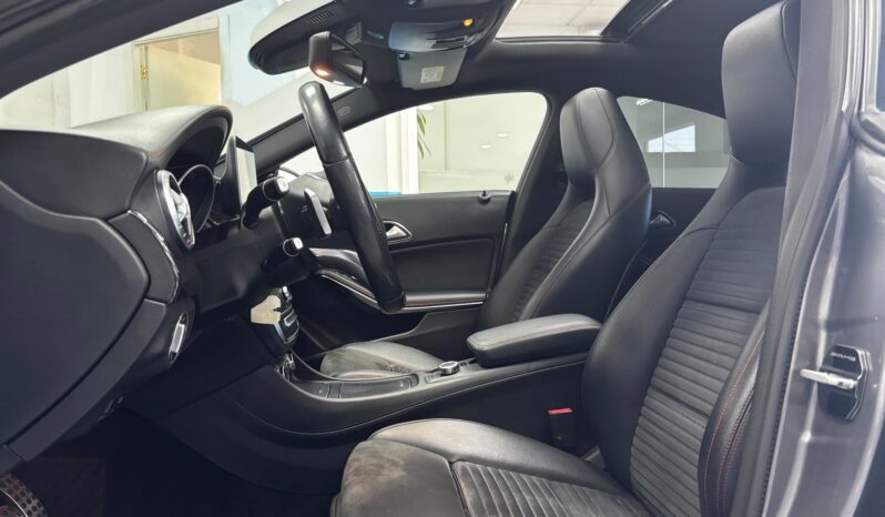 
								CLA 220 d Amg full									