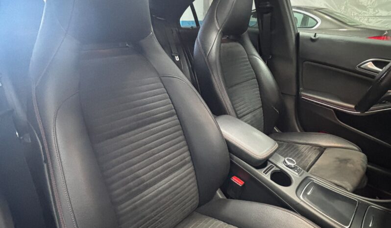 
								CLA 220 d Amg full									