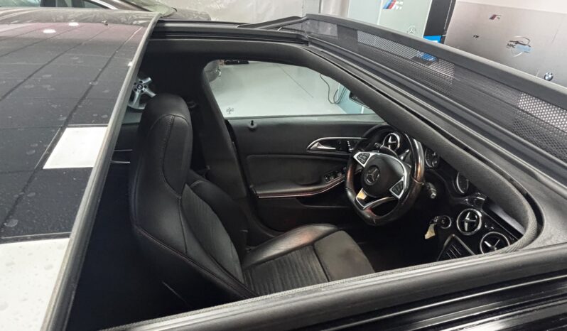 
								CLA 220 d Amg full									