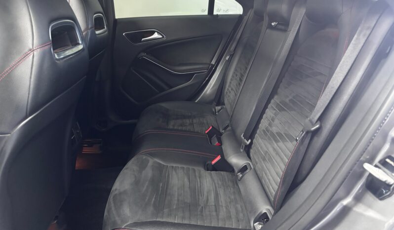
								CLA 220 d Amg full									