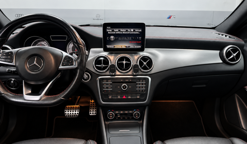 
								Clase GLA GLA 200 d AMG Line full									