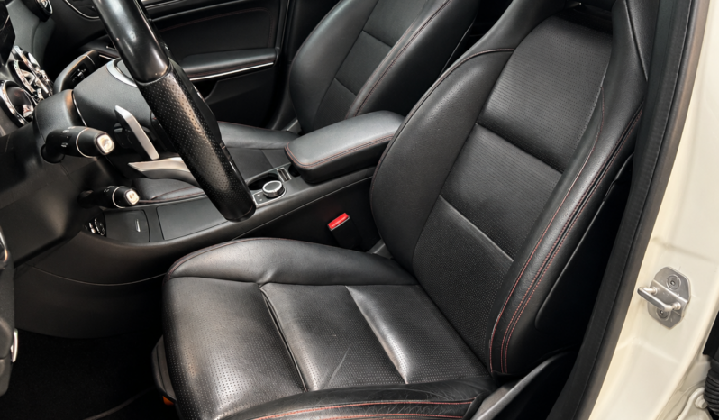 
								Clase GLA GLA 200 d AMG Line full									
