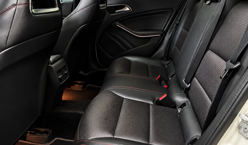 
								Clase GLA GLA 200 d AMG Line full									
