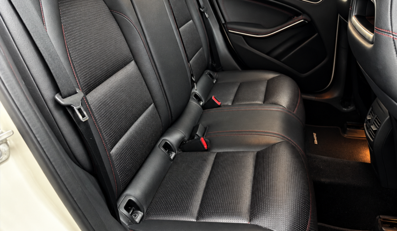 
								Clase GLA GLA 200 d AMG Line full									